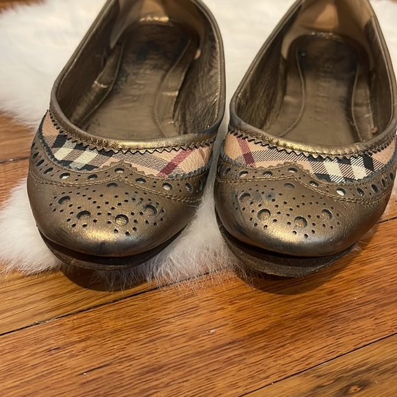 Burberry flats - Picture 2 of 7